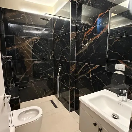 Center Apartment *